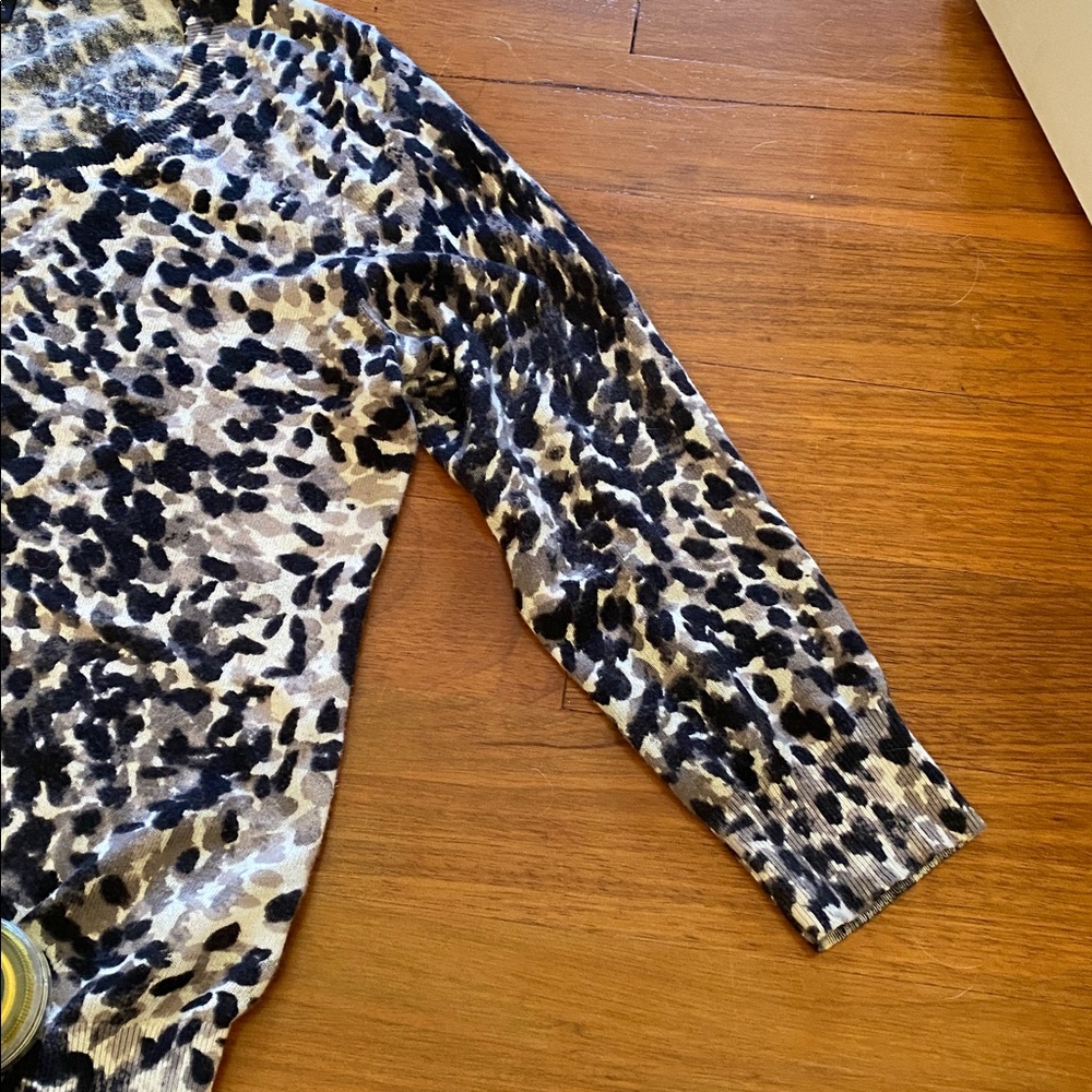 Banana Republic Printed Sweater - Picture 6 of 6